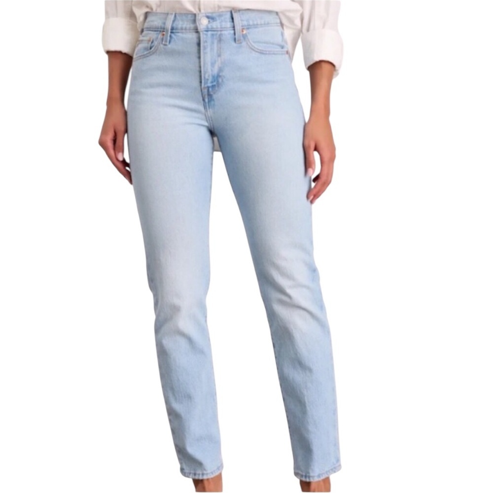 Levi's High Rise Straight Jeans - Light Blue